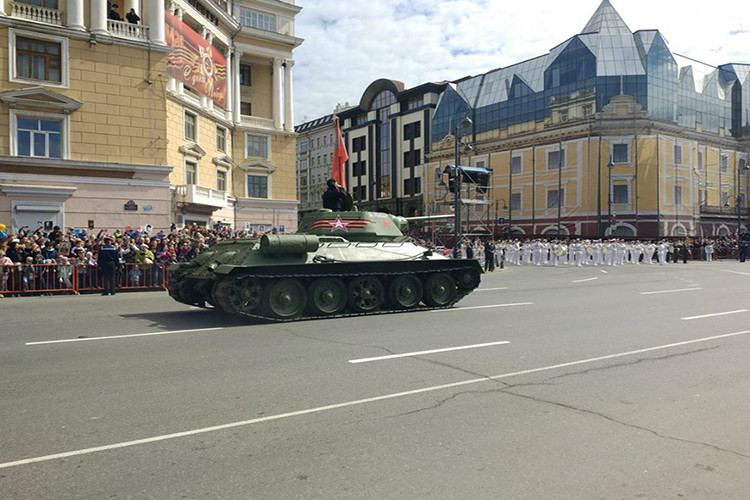 Dĩ nhiễn không thể thiếu sự xuất hiện của huyền thoại của cuộc Chiến tranh Vệ quốc Vĩ đại của nhân dân Nga xe tăng T-34. Nguồn ảnh: Bộ Quốc phòng Nga.