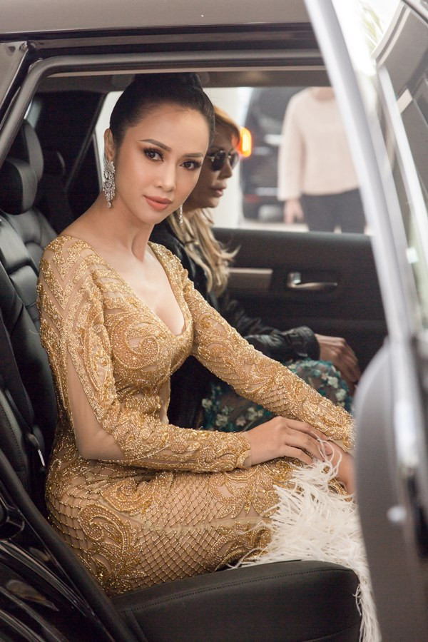 Để có hình thể đẹp, xuất hiện tự tin trước đám đông, Vũ Ngọc Anh luôn thực hiện chế độ ăn uống đúng cách, hợp lý, tập gym ít nhất 3 buổi một tuần và ngủ sớm. Nghe thì có vẻ đơn giản nhưng không phải ai trong giới nghệ thuật cũng làm được điều đó.