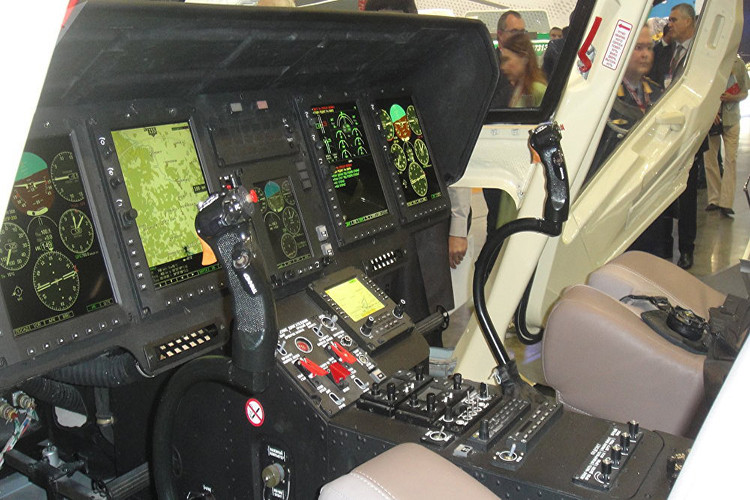 Thiết bị buồng lái của trực thăng đa nặng hạng nhẹ Kazan Ansat do Nga phát triển. Nguồn ảnh: Sputnik.