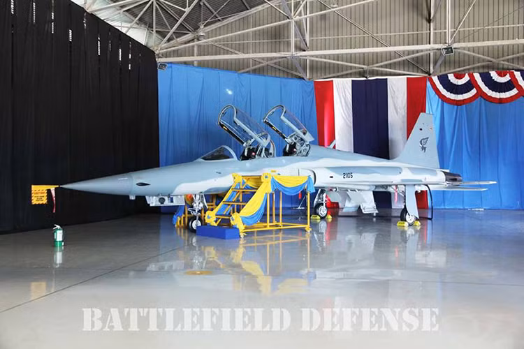 Dựa trên giới thiệu của Elbit Systems, gói hiện đại hóa F-5ST Super Tiger dành cho biến thể F-5E/F của Thái Lan gần như “lột xác” hoàn toàn mẫu chiến đấu cơ này, biến chiến đấu cơ thế hệ thứ ba này thành chiến đấu cơ thế hệ thứ 4 đầy mạnh mẽ. Nguồn ảnh: Sompong Nondhasa.