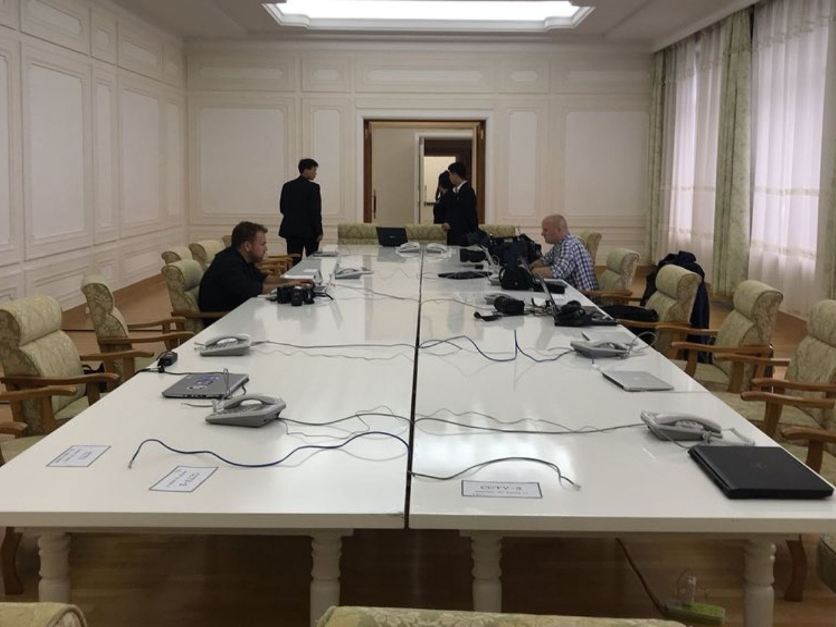 Phòng báo chí Triều Tiên chuẩn bị sẵn cho phóng viên tại Wonsan. Ảnh: Sky News