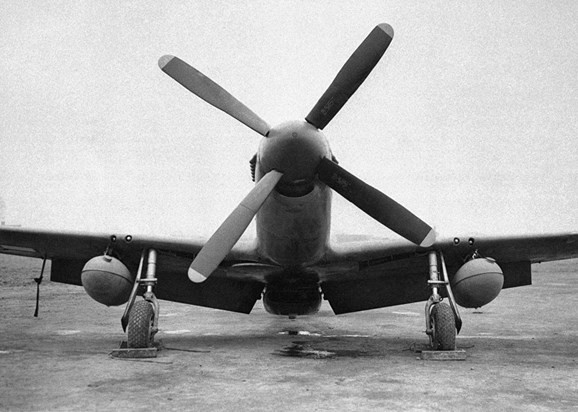 Khiep dam top 5 chien dau co bay nhanh nhat trong CTTG 2