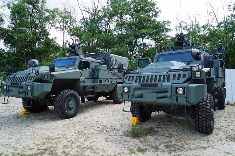 Xe chi viện chiến đấu Belrex PCSV là sản phẩm của Tập đoàn công nghệ khoa học quốc phòng Singapore, được thiết kế để thay thế cho các xe bọc thép chi viện chiến đấu Mercedes Benz MB290 hiện đang có trong biên chế của Quân đội Singapore nhưng đã gần hết niên hạn sử dụng. Nguồn ảnh: DSTA.