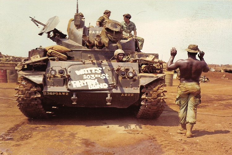 Hệ thống pháo phòng không tự hành M42 Duster được chế tạo dựa trên khung gầm xe tăng hạng nhẹ M41, chính thức sản xuất từ năm 1952 đến năm 1960 và phục vụ trong biên chế Lục quân Mỹ cho tới năm 1988. Nguồn ảnh: Army Historical.