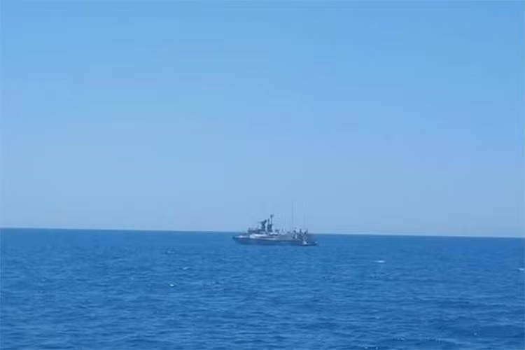 Trước đó từ năm 2017 đã có thông tin Nga đang có kế hoạch cung cấp cho Syria các tàu tuần tra mới và các thiết bị khác. Tuy nhiên, nguồn tin này không nhắc đến tàu cao tốc Raptor nhưng lại tiết lộ rằng, việc giao tàu sẽ bắt đầu vào năm 2017 và sẽ hoàn thành vào năm 2019. Nguồn ảnh: South Front.