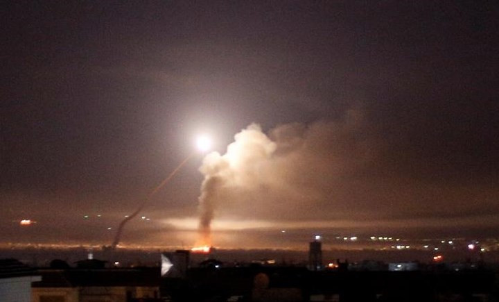 Vụ không kích ngày 10/5 do Israel thực hiện nhằm vào các mục tiêu bên trong lãnh thổ Syria được Tel Aviv giải thích là hành động trả đũa vụ phóng rocket của lực lượng đặc nhiệm Quds thuộc Vệ binh Cách mạng Iran tại Syria nhằm vào vị trí của Israel tại Cao nguyên Golan.