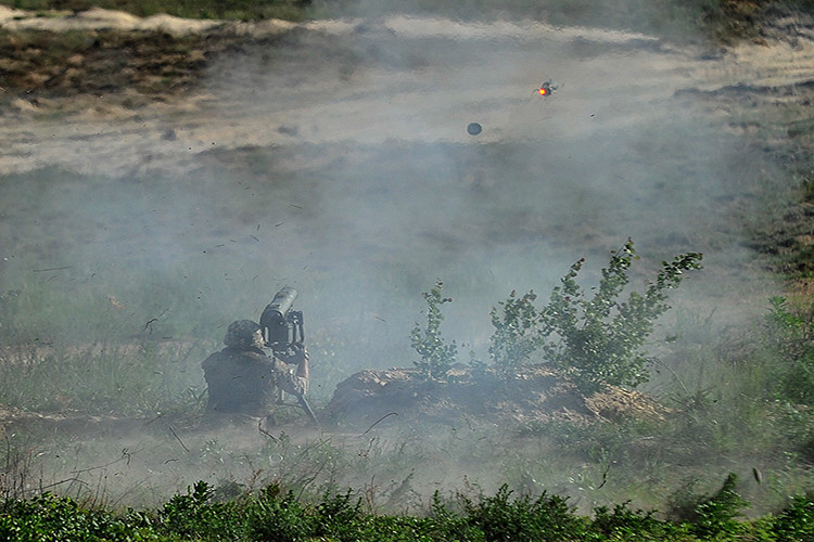 Trong đợt thử nghiệm này, Quân đội Ukraine còn bắn thử nghiệm tên lửa chống tăng dẫn đường nội địa Stugna-P (hoặc Skif) có thiết kế phóng cố định tương tự như các dòng tên lửa chống tăng của Nga và châu Âu hiện tại. Nguồn ảnh: censor.net.