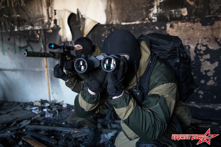 Tất nhiên ở thời điểm hiện tại các đơn vị SSO của Nga được trang bị nhiều loại vũ khí khác nhau tùy thuộc vào nhiệm vụ của từng đơn vị, nên VSS hay SV-98 chỉ là hai trong nhiều các loại vũ khí đặc biệt được trang bị cho lực lượng này. Nguồn ảnh: Weapon Russia.