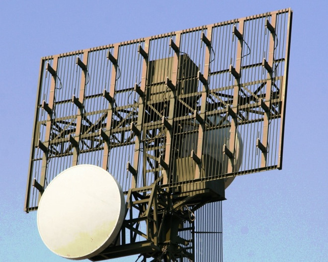 Cận cảnh ăng ten phát sóng của radar Struna-1. Ảnh: Ausairpower .