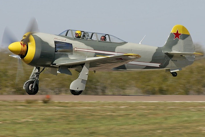 Một nhân chứng trong Thế chiến 2 kể rằng phát xít Đức từng rải truyền đơn, huênh hoang thách thức Liên Xô tung ra một máy bay nào đáng để đánh nhau với chúng.