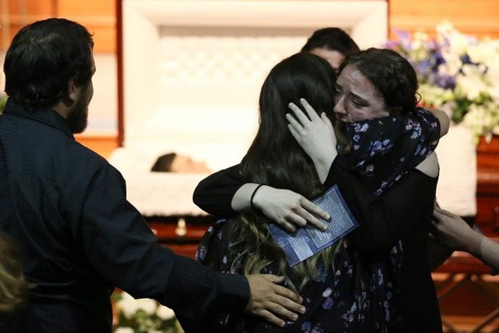 Cậu được xem là một người anh hùng khi bất chấp nguy hiểm để cứu sống các bạn cùng học trong vụ xả súng đẫm máu.