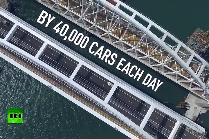 Cầu có khả năng phục vụ tới 40.000 lượt xe ô tô qua lại mỗi ngày. Ảnh: RT.