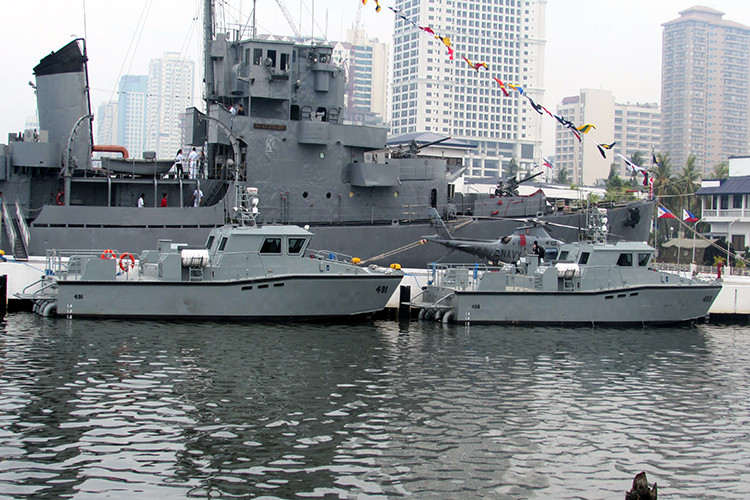 Về các tàu MPAC của Hải quân Philippines chúng có tầm hoạt động khoảng 500km với tốc độ hành trình tối đa 40-45 hải lý/giờ, thủy thủ đoàn của nó gồm 5 người và có thể chở theo tối đa 16 binh sĩ cùng đầy đủ trang bị. Nguồn ảnh: Wikipedia.