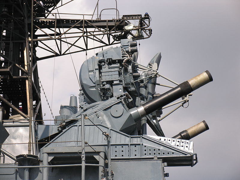 Kahstan có thể đánh chặn hiệu quả tên lửa chống hạm, máy bay bằng pháo 30mm (tầm bắn 500-4.000m, độ cao 3.000m) hoặc bằng 8 tên lửa (tầm bắn 1,5-8km). Nguồn ảnh: Wikipedia