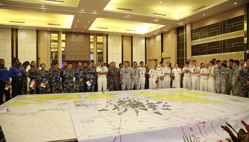 Các thành viên tham gia diễn tập.