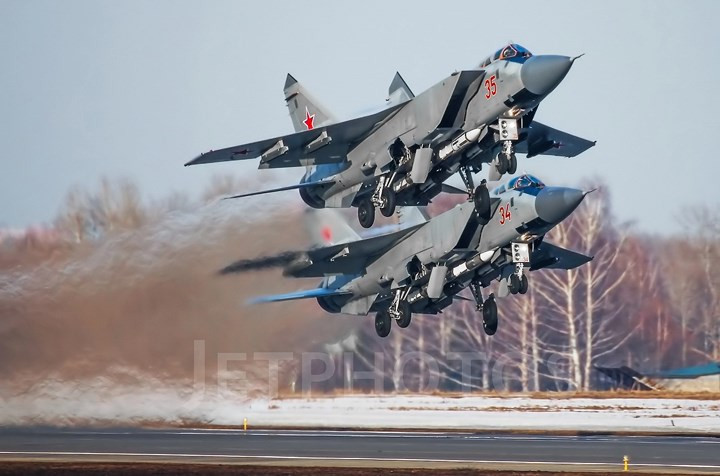 MiG-31BM có thể thực hiện nhiệm vụ chế áp hệ thống phòng không đối phương (SEAD) bằng tên lửa chống radar Kh-31P, Kh-58.