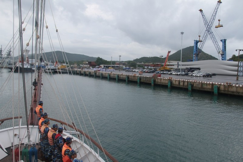 Tàu buồm 286 cập cảng Chuk-Samet Thái Lan.