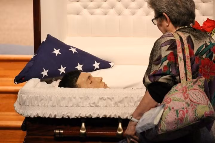 Garcia trong giấc ngủ ngàn thu. Garcia giờ đã vĩnh viễn bỏ lại đằng sau bao hoài bão tuổi trẻ của mình.