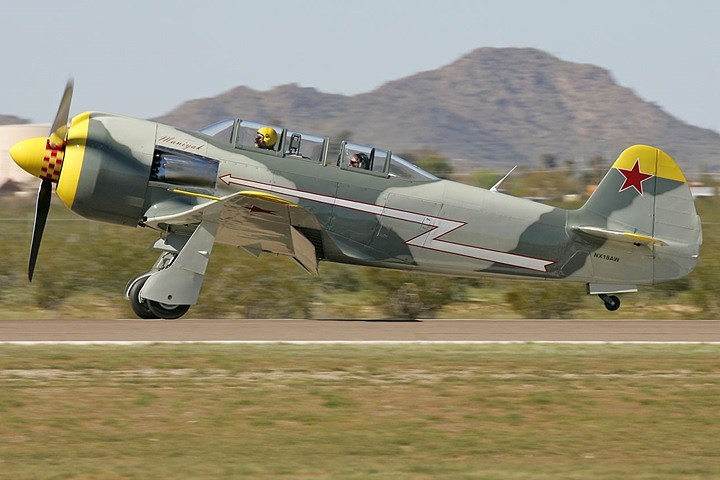 Tốc độ tối đa của máy bay là 645km/h. Trọng lượng tối đa của máy bay là 2.902kg. Máy bay sử dụng động cơ 1.350 mã lực.