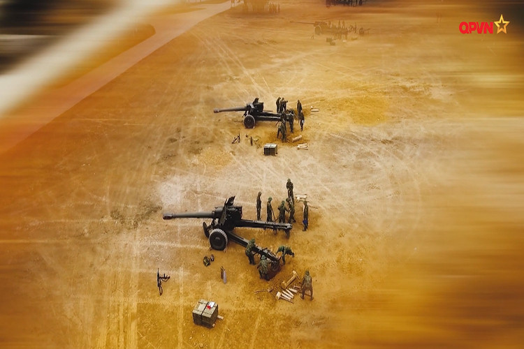 Pháo 130mm M46, là lựu pháo dã chiến nòng dài sử dụng cỡ đạn 130mm được quân đội ta đưa vào trang bị trong Chiến tranh Việt Nam và tiếp tục phục vụ cho tới hiện tại. Đây cũng là loại pháo kéo có tầm bắn xa nhất, mạnh mẽ nhất của pháo binh Việt Nam hiện nay. Nguồn ảnh: QPVN.