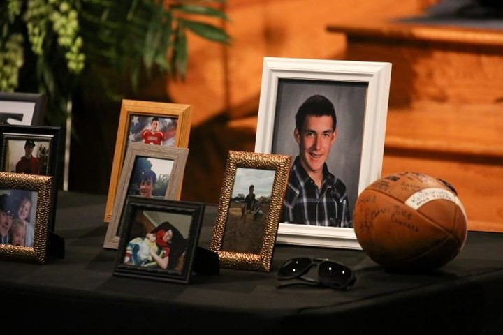 Các kỷ vật liên quan đến Garcia được trưng bày tại lễ tang để tưởng niệm cậu. Garcia bị bắn chết trong vụ xả súng kinh hoàng tại trường học vào ngày 18/5.