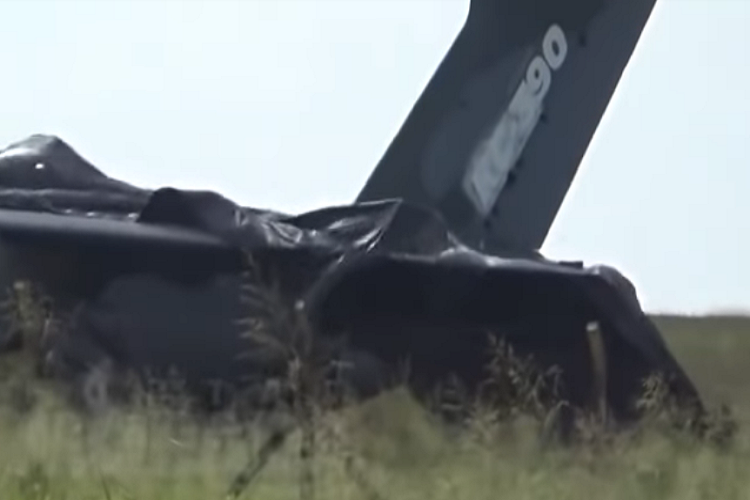 Mặc dù không đưa ra các thông báo chính thức nhưng nguyên mẫu 001 của máy bay KC-390 đã xảy ra ít nhất 2 tai nạn nghiêm trọng và lần gần đây nhất là vào tháng 10 năm ngoái. Rất may cả hai sự cố này đều không gây ra thiệt hại về người.