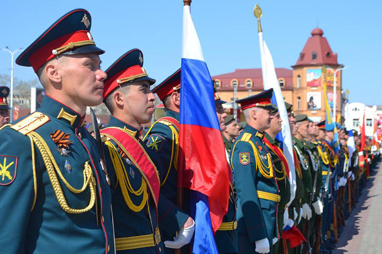 Tham gia lễ duyệt binh tại Belogorsk có khoảng 1.300 binh sĩ đại diện cho 25 đơn vị vũ trang Nga tại tỉnh Amur. Nguồn ảnh: Bộ Quốc phòng Nga.