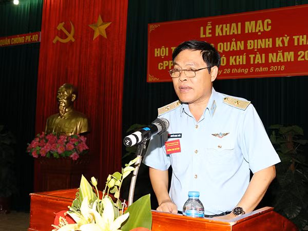 Thiếu tướng Nguyễn Quang Tuyến - Phó Tư lệnh Quân chủng, Trưởng ban Chỉ đạo, phát biểu khai mạc Hội thao. Tham gia Hội thao gồm các kíp đến từ các trung đoàn pháo phòng không và Học viện PK-KQ.