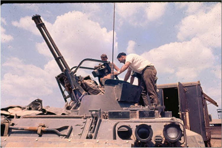 Pháo M168 có thể bắn từng loạt ngắn 10, 30, 60, 100 viên hoặc tự động hoàn toàn với tốc độ 3.000 phát/phút; tầm bắn hiệu quả đạt 1,5 - 2 km, tối đa 5 km. Nguồn ảnh: Fiveprime.