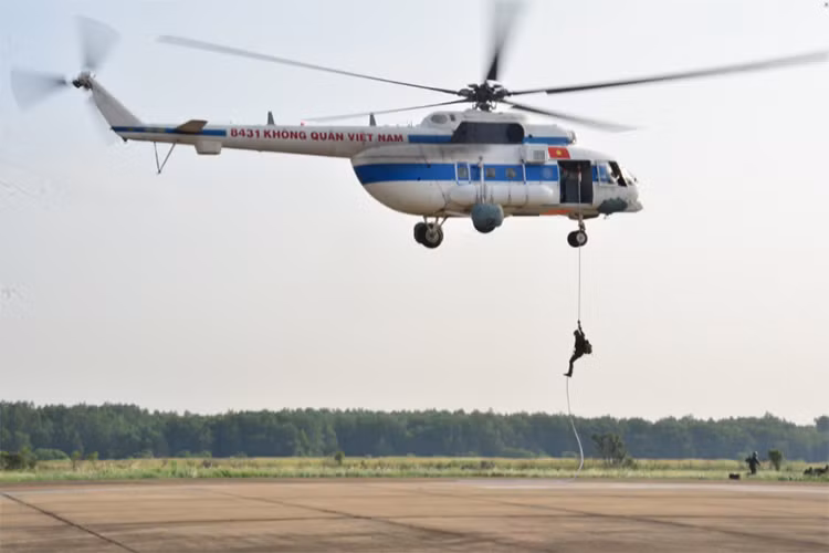 Thực hành đổ bộ.