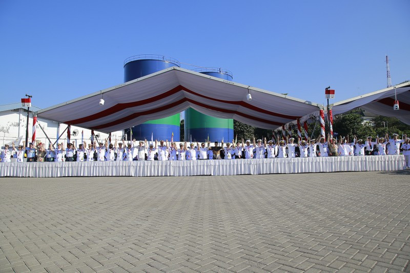 Với sự chuẩn bị chu đáo, kỹ lưỡng về mọi mặt cùng tinh thần trách nhiệm cao và nỗ lực của cán bộ, chiến sĩ, đoàn công tác đã hoàn thành tốt nhiệm vụ tham gia Komodo 2018. Các đại biểu nắm chặt tay biểu thị tinh thần đoàn kết cùng “hợp tác ứng phó với thảm họa tự nhiên và hỗ trợ nhân đạo".