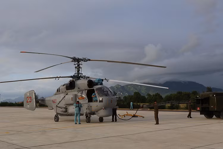 Trong đợt diễn tập này Ka-28 Việt Nam đã thực hiện nhiệm vụ triển khai các loại vũ khí chống ngầm hàng không phối hợp với các đơn vị tác chiến chống ngầm ngăn chặn các mục tiêu giả định. Nguồn ảnh: QPVN.