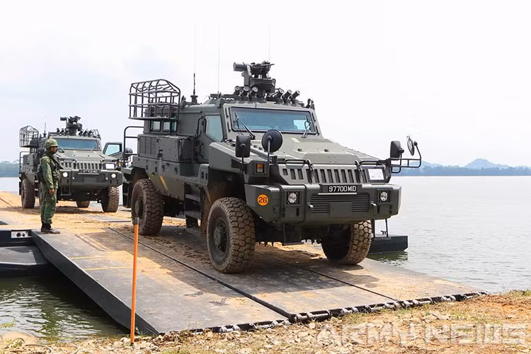 Đối với nhiệm vụ bảo đảm hậu cần, tiếp nhiên liệu, xe sẽ được lắp thêm bình nhiên liệu phụ phía sau bảo đảm có đủ khả năng tiếp nhiên liệu cùng lúc cho 2 xe chiến đấu bộ binh cùng loại. Bên cạnh đó, nếu được giao nhiệm vụ trinh sát chiến trường, Belrex PCSV sẽ được trang bị các thiết bị cơ động và thêm một số xenso phát hiện, theo dõi và giám sát chiến trường. Nguồn ảnh: Army News.