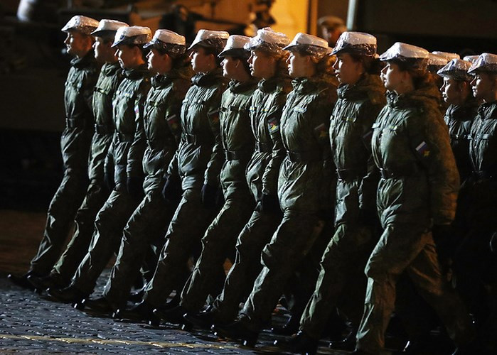 Đội hìnhcacs nữ binh sĩ thuộc Hải quân Nga cũng tham gia tổng duyệt. Nguồn ảnh: TASS.