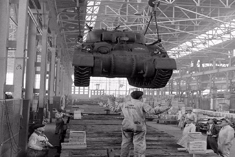 Tổng cộng trong suốt Chiến tranh Thế giới thứ 2, phía Mỹ đã sản xuất tổng cộng 88.140 xe tăng và pháo tự hành các loại, trong khi đó số pháo cối được sản xuất lên tới 360.000 đơn vị nhiều hơn bất cứ quốc gia Đồng Minh nào. Nguồn ảnh: Orien.
