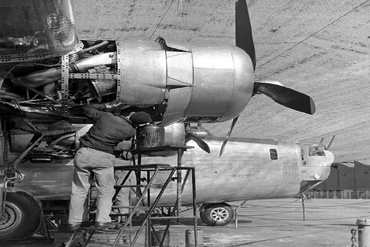 Chỉ tính riêng máy bay ném bom các loại Mỹ đã cho sản xuất lên đến hơn 100.000 đơn vị.