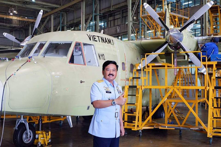 Như vậy hiện tại phi đội C-212/NC-212i của Quân đội Nhân dân Việt Nam hiện đã tăng lên thành 4 chiếc, trong tương lai gần chúng ta sẽ tiếp nhận nốt chiếc NC-212i còn lại sau khi nó hoàn thành các bài kiểm tra đánh giá tính năng tại Indonesia. Nguồn ảnh: defence.pk.