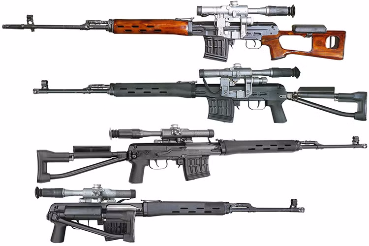 Những người lính bắn tỉa Liên Xô và cả Nga sau này thích SVD Dragunov vì nó “trung thành” với cỡ đạn tiêu chuẩn 7,62 x 54mm, có tốc độ bắn lên đến 30 viên/phút, đi kèm với đó là thiết kế đáng tin cậy của các dòng súng "Kalashnikov". Thiết kế của SVD cũng được đánh giá là thân thiện với người dùng... Nguồn ảnh: warbook.info.