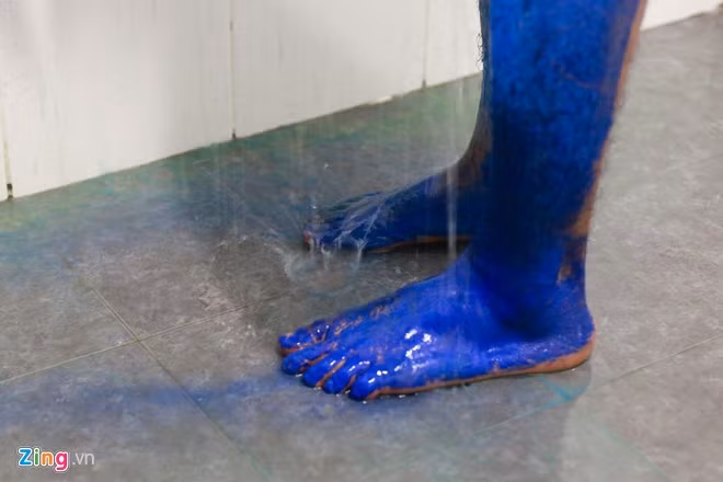 Khi được hỏi về sự gắn bó, cả hai bạn trẻ đều chia sẻ, đây là nghề bán thời gian, sẽ cố gắng kiếm một công việc khác ổn định hơn để xây dựng cuộc sống vững chắc trong tương lai.