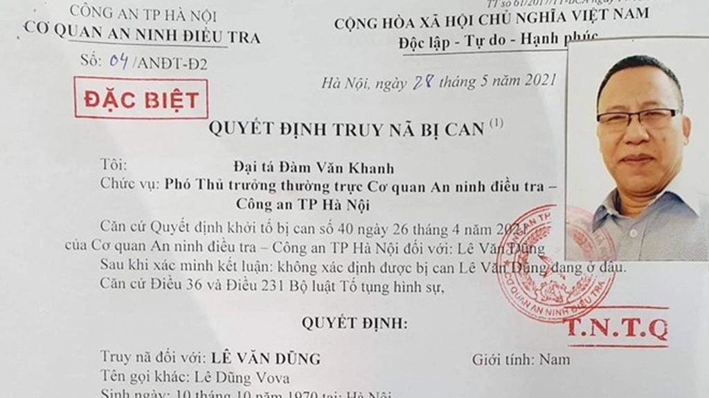 Khi bị Cơ quan An ninh điều tra - Công an TP Hà Nội khởi tố, Lê Dũng Vova đã bỏ trốn và bị cơ quan điều tra ra quyết định truy nã đặc biệt vào tháng 5/2021. Bị cáo Nguyễn Văn Son biết Lê Dũng Vova đang bị truy nã nhưng tối 29/6/2021, khi Dũng đến nhà mình xin ở nhờ, bị cáo này không báo cơ quan chức năng mà đồng ý cho Dũng ở lại. 