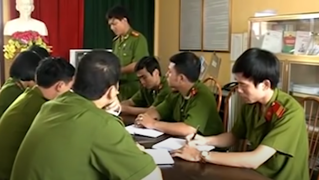 Với tinh thần làm việc cực kỳ khẩn trương, sau đó, Ban chuyên án nhận được thông tin có 15 trường hợp người thân mất tích có đặc điểm tương tự xin được nhận dạng. Tuy nhiên, lần lượt xác minh, cả 15 trường hợp đến nhận dạng đều không ai nhận là bị hại của vụ án. Ban chuyên án cũng đã rà soát, triệu tập 20 đối tượng nghi vấn tại địa phương để đấu tranh làm rõ, tuy nhiên những người này đều có chứng cứ ngoại phạm. Chuyên án tưởng như đi vào ngõ cụt…