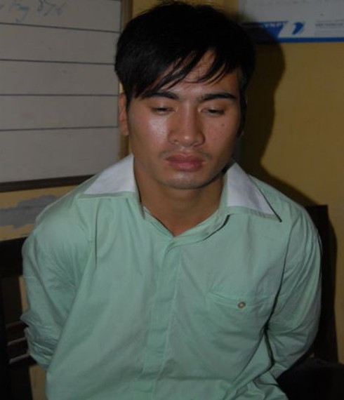 Nhà tên Sơn ở gần hiện trường vụ án, trước và sau khi xảy ra vụ án Sơn có mặt ở địa phương, đặc biệt sáng 4/8/2012, Sơn là người đã đón chị Hợp ở khu vực cầu Họ, xã Trung Lương. Từ kết quả xác minh trên, Ban chuyên án quyết định bắt khẩn cấp đối tượng Trần Văn Sơn, nhưng khi đến nhà hắn thì gia đình cho biết Sơn cùng anh trai đi Phủ Lý lấy giấy tờ xe máy mới mua.