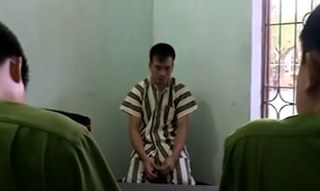 Tại Cơ quan Công an, trước những chứng cứ không thể chối cãi, Trần Văn Sơn đã cúi đầu nhận mình chính là hung thủ đã sát hại dã man chị Hợp để cướp tài sản. Hắn khai nhận, khoảng đầu tháng 7/2012, hắn đi nghỉ mát tại bãi biển Thịnh Long (huyện Hải Hậu, Nam Định), tình cờ ghé quán của chị Hợp uống nước, nghỉ ngơi.