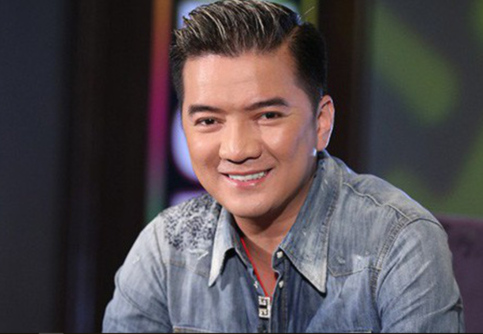 Vào cuối tháng 8/2021, mạng xã hội lại dậy sóng khi trong buổi livestream, bà Nguyễn Phương Hằng khẳng định đang giữ khoảng 1,9kg giấy tờ sao kê tài khoản ngân hàng của ca sĩ Đàm Vĩnh Hưng, với số tiền ca sĩ này nhận từ thiện lên đến 96 tỷ đồng chứ không phải 1,8 tỷ đồng như Đàm Vĩnh Hưng từng công bố.