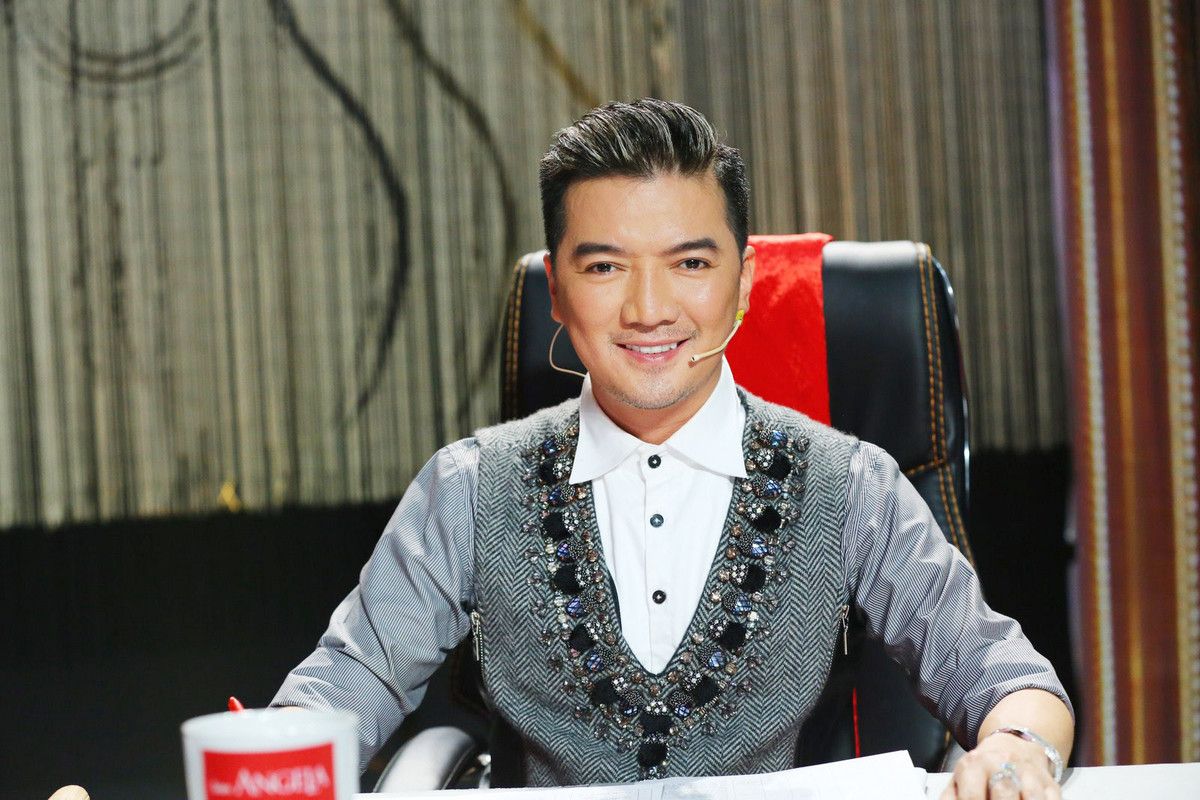 Về phía Đàm Vĩnh Hưng, anh không công khai sao kê mà tuyên bố nhờ kiểm toán vào cuộc và pháp luật can thiệp. Sau đó, ngày 5/9/2021, Đàm Vĩnh Hưng chính thức nộp đơn kiện bà Phương Hằng do có những hành vi, lời lẽ mang tính xúc phạm gây ảnh hưởng đến đời sống cá nhân. 