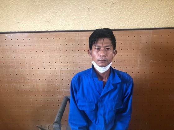  Dằn mặt người tình, gã đàn ông cắt đứt gân tay cháu bé 3 tuổi: Níu kéo người yêu bất thành, Trương Quang Cường (42 tuổi, trú TP Quảng Ngãi) đã cắt đứt gân tay bé Trần. T.A. (3 tuổi - cháu của người tình) để dằn mặt. Ngày 29/3, Công an huyện Nghĩa Hành cho biết đã khởi tố bị can và bắt tạm giam Cường. 