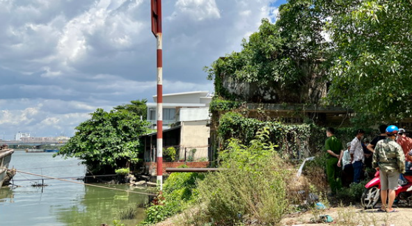  2 trẻ em đuối nước khi tắm trên sông: Sáng 25/3, tại bờ sông Đồng Nai, thuộc phường Hóa An, TP Biên Hòa, tỉnh Đồng Nai, người dân phát hiện 2 trẻ em (14 và 15 tuổi) bị đuối nước liền báo cơ quan chức năng. Đến khoảng 10h30 cùng ngày, thi thể 2 em đã được đưa lên bờ và gia đình các em đã đưa về an táng. Được biết, 2 em nạn nhân đang sống cùng gia đình tại phường Hóa An. 