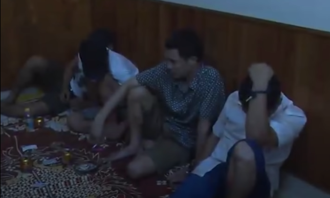 Tại đây, cơ quan chức năng thu giữ 200 triệu đồng, súng, camera, màn hình tivi để đánh bạc cùng nhiều giấy tờ liên quan đến các hoạt động đánh lô đề, cá độ từ năm 2011. Ngoài Dương Bá Liệu, lực lượng công an còn bắt giữ những người được cho có liên quan đến hành vi đánh bạc như: Vũ Văn Thắng (34 tuổi, ở phường Phú Sơn, thị xã Bỉm Sơn); Nguyễn Tân Thanh (44 tuổi, ở Thành Kim, Thạch Thành) và Vũ Văn Lâm (45 tuổi, ở phường Lam Sơn, thị xã Bỉm Sơn). 