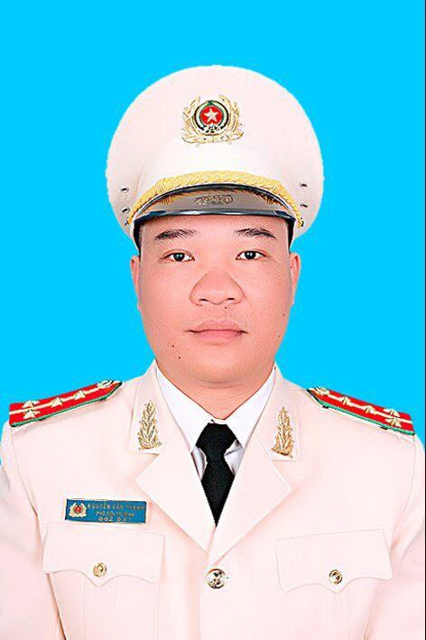 Đại uý Nguyễn Văn Thành, Phó Đội trưởng Đội Cảnh sát điều tra tội phạm về ma túy, Công an quận Bắc Từ Liêm.