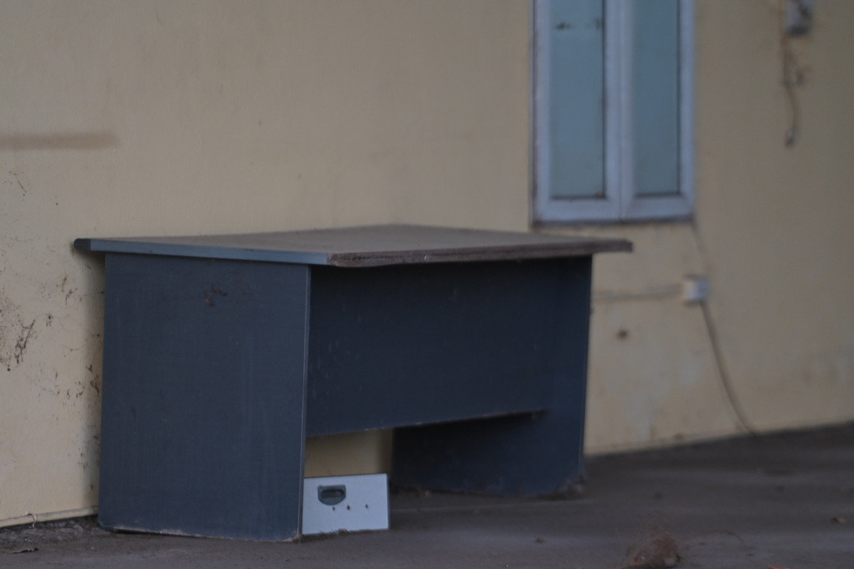 Vật dụng tại trạm dần trôi vào sự quên lãng.